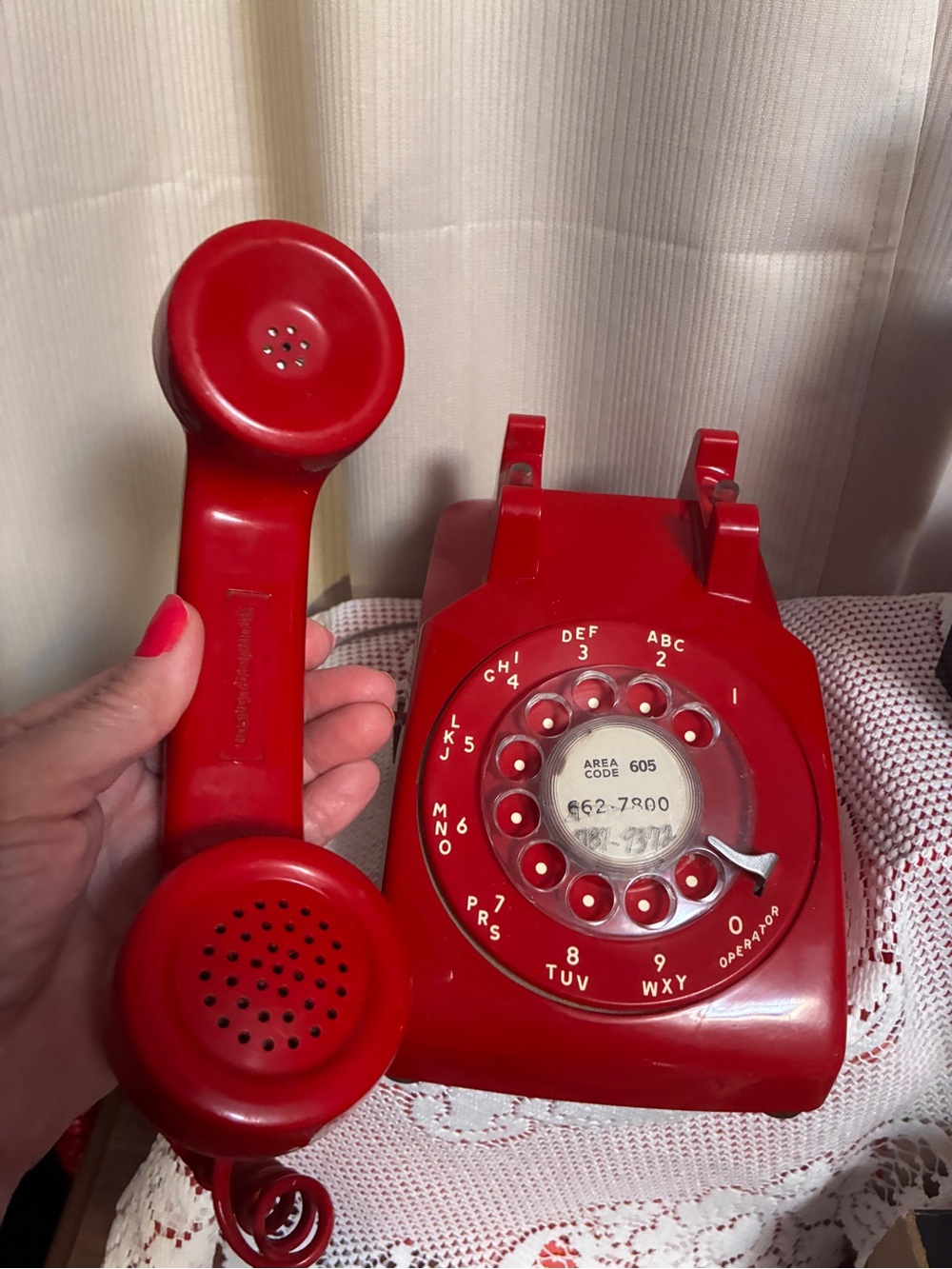 Vintage Red Rotary Dial Landline Telephone Classic Retro Style Bat Phone - Picture 7 of 13